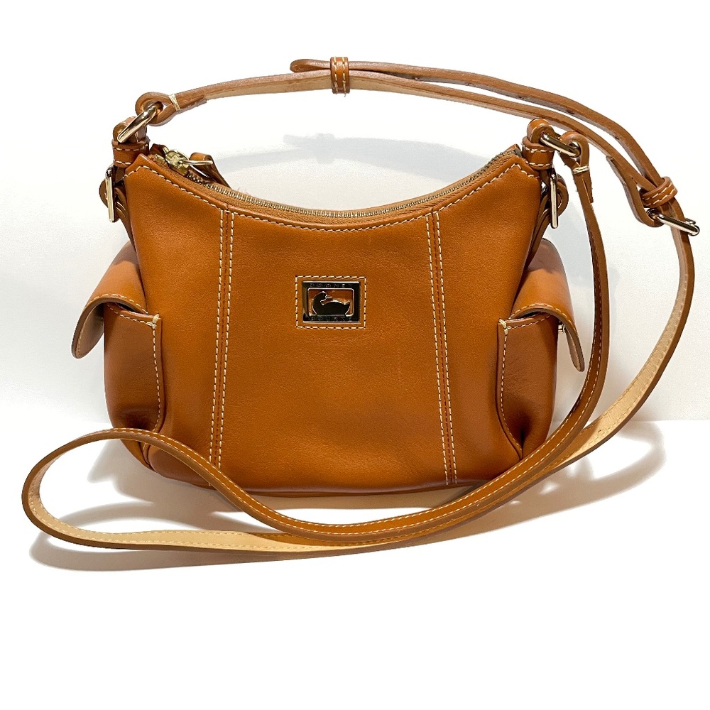 Dooney & Bourke Tan Leather Hobo Crossbody Bag Duck Logo Adjustable Strap NWOT